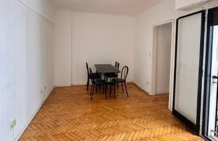 Av Belgrano al 2700