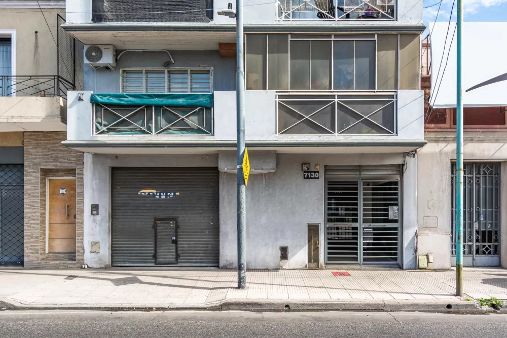 Av. San Martin 7130 Piso 1 Departamento C