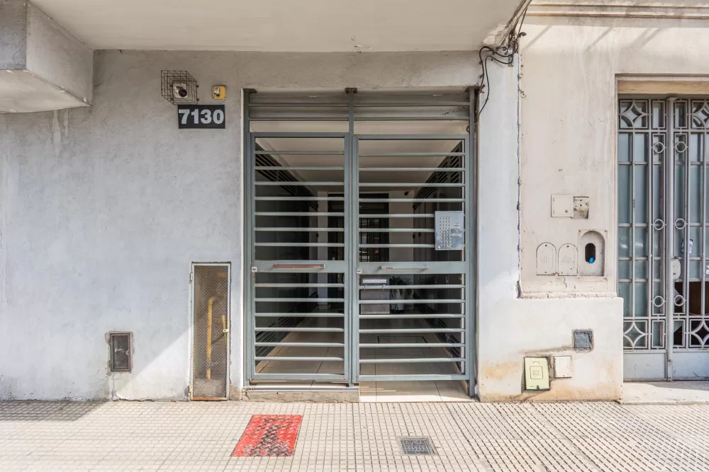 Av. San Martin 7130 Piso 1 Departamento C