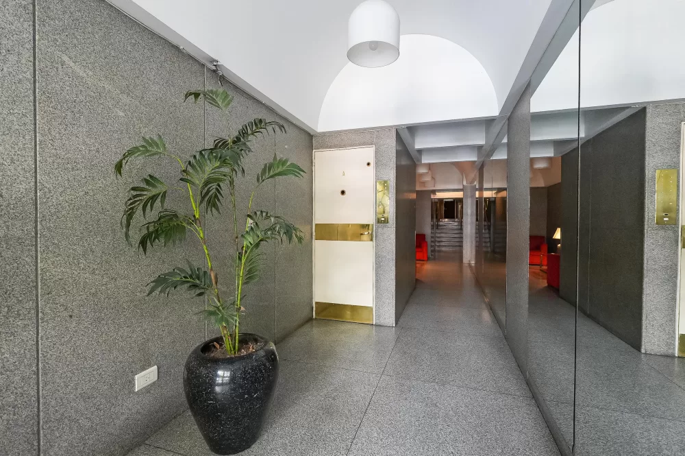 Av Rivadavia 2233 Piso 2 Departamento A